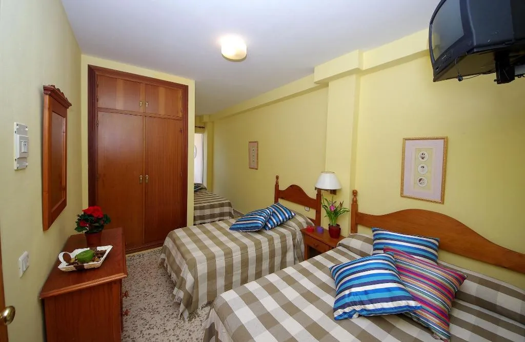 Room, Hostal Azahara Nerja, Costa Del Sol