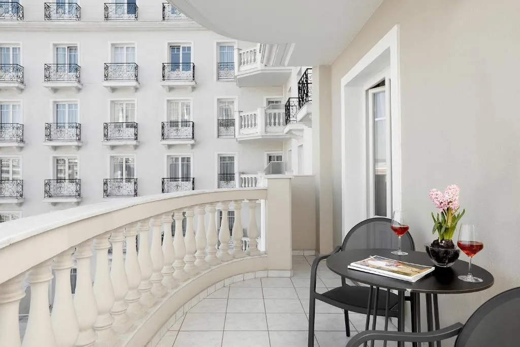 SUITE CLASSIC Room, Grand Hotel Palace Thessaloniki, Halkidiki