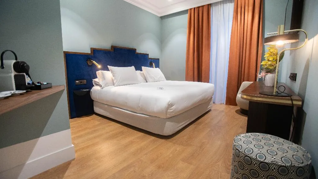 DOUBLE STANDARD Room, Soho Boutique Congreso, Madrid