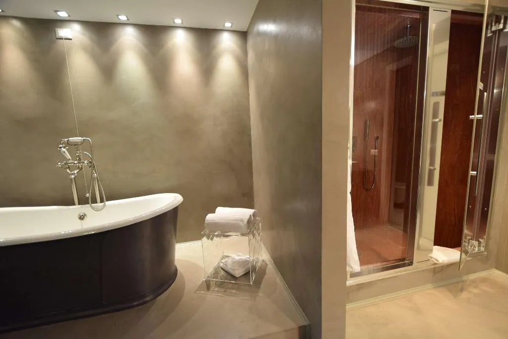 JUNIOR SUITE KING SIZE BED Room, Devero Hotel & Spa, BW Signature Collection, Milan