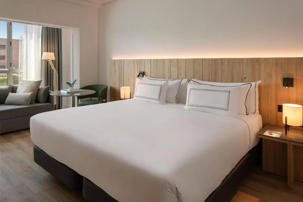 Double or Twin POOL VIEW Room, Melia Barajas, Madrid