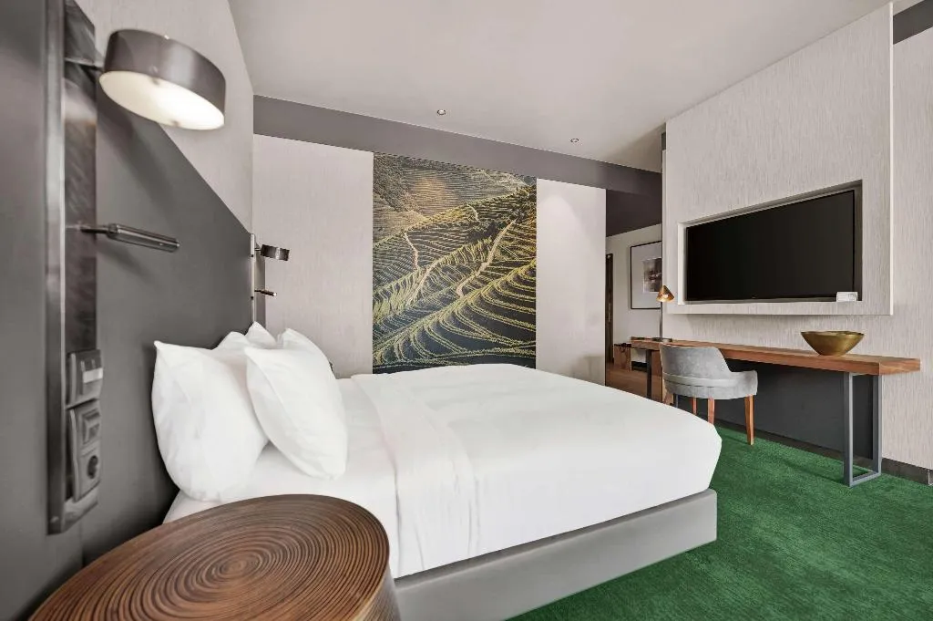 JUNIOR SUITE WITH VIEWS Room, Hilton Porto Gaia, Porto