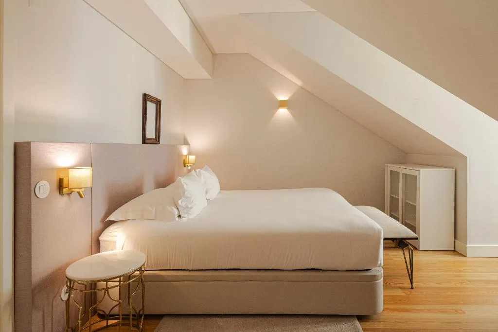 APARTMENT DELUXE TWO BEDROOM Room, Almaria - Edificio Da Corte, Lisbon