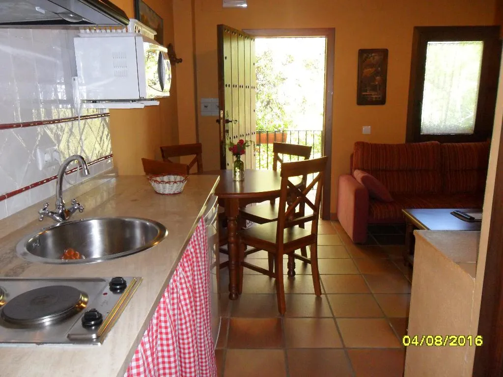 APARTMENT ONE BEDROOM ONE BATHROOM Room, Finca la Media Legua, Seville