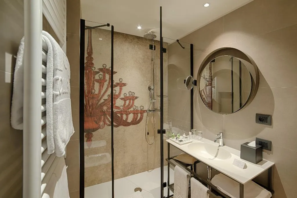 DOUBLE PREMIUM Room, NH Collection Venezia Murano Villa, Venice