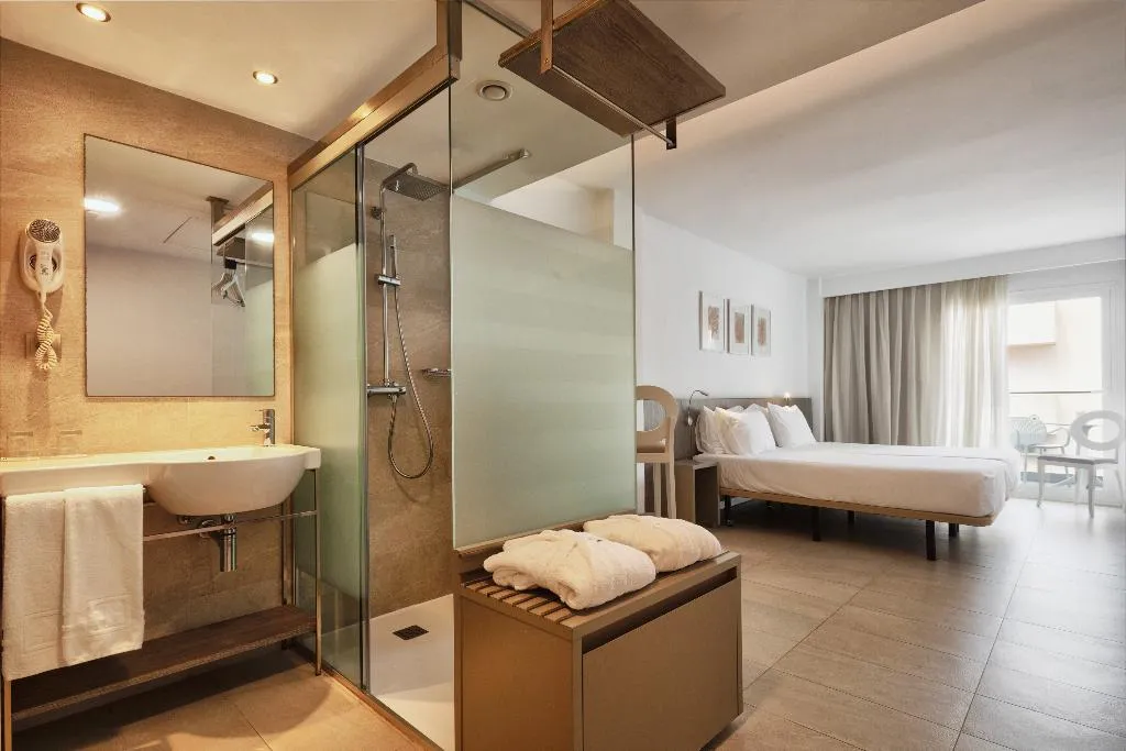 Double or Twin DELUXE WITH TERRACE Room, Eurostars Puerto de Ibiza, Ibiza