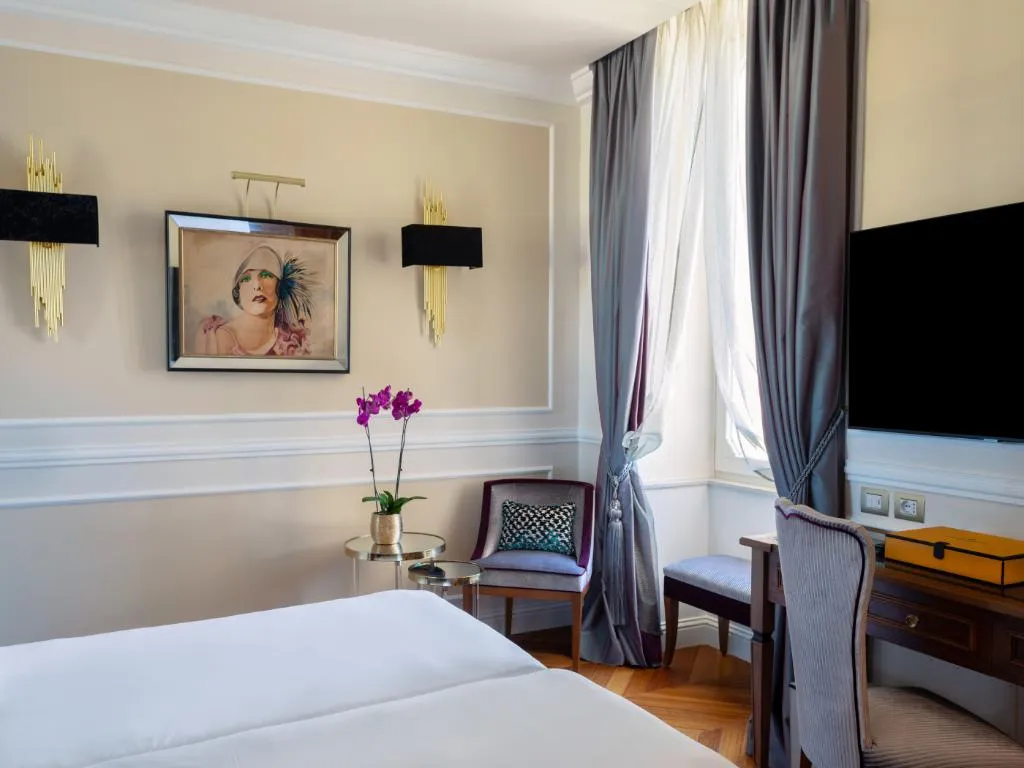 DOUBLE SUPERIOR SEA VIEW Room, Grand Hotel Des Étrangers, Catania
