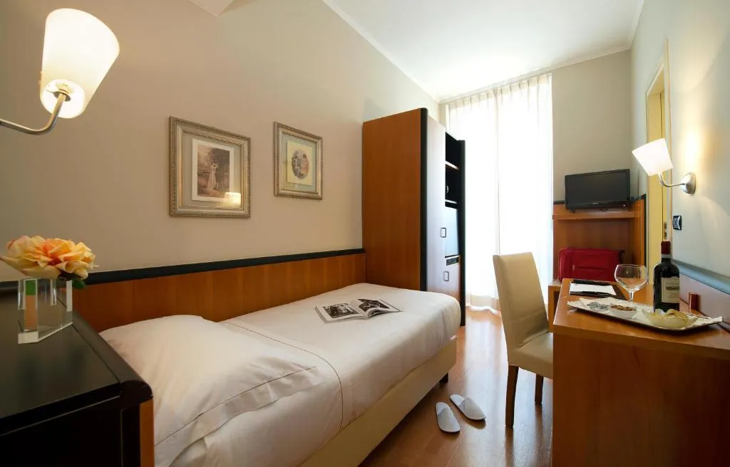 SINGLE CLASSIC Room, Fenice Hotel Milan, Milan
