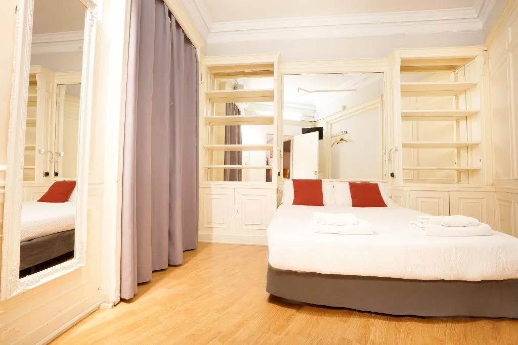 Room Shared external bathroom Room, Wow Barcelona Hostel, Barcelona
