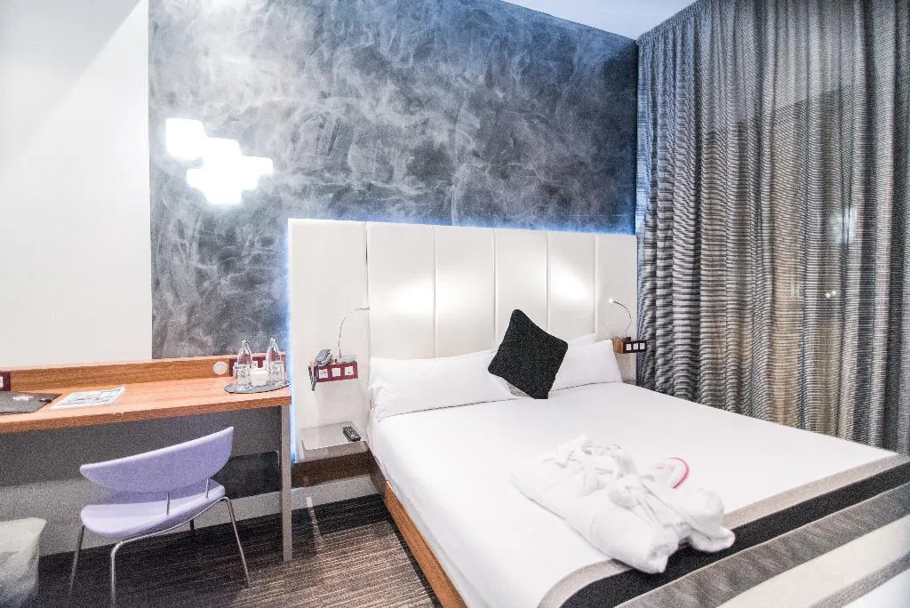 DOUBLE SUPERIOR Room, Petit Palace Boquería Garden, Barcelona