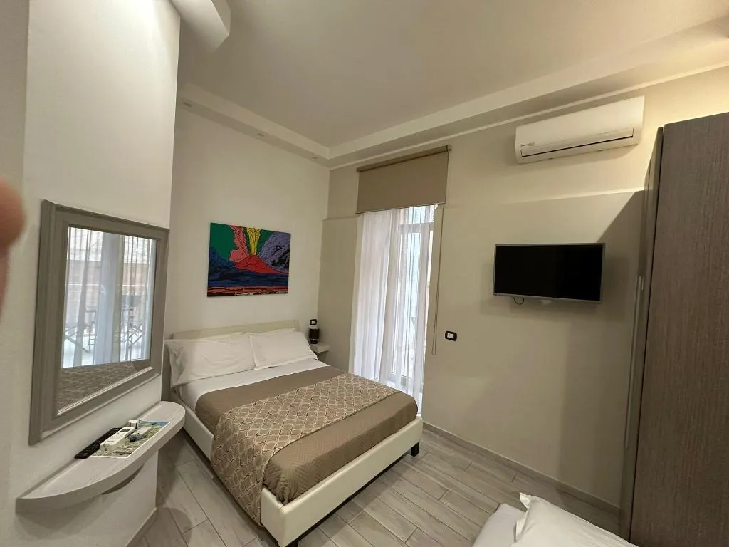 Room, Residenza Suarez, Naples