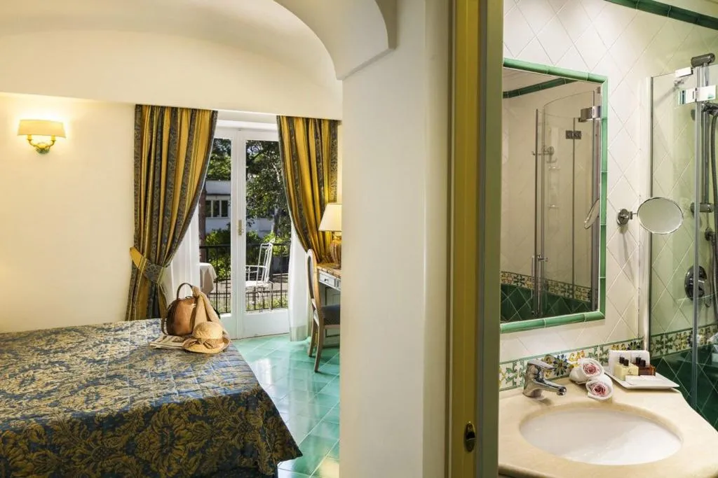Room, Grand Hotel il Moresco, Naples