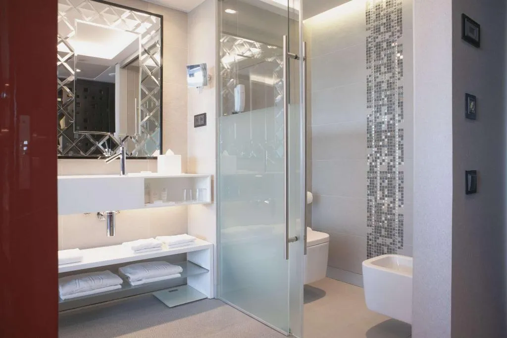 FAMILY ROOM THREE BEDS Room, Myriad By Sana Hotels, Lisbon
