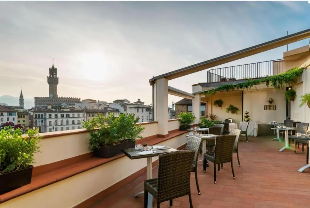 Terrace, B&B Hotel Firenze Pitti Palace al Ponte Vecchio, Florence