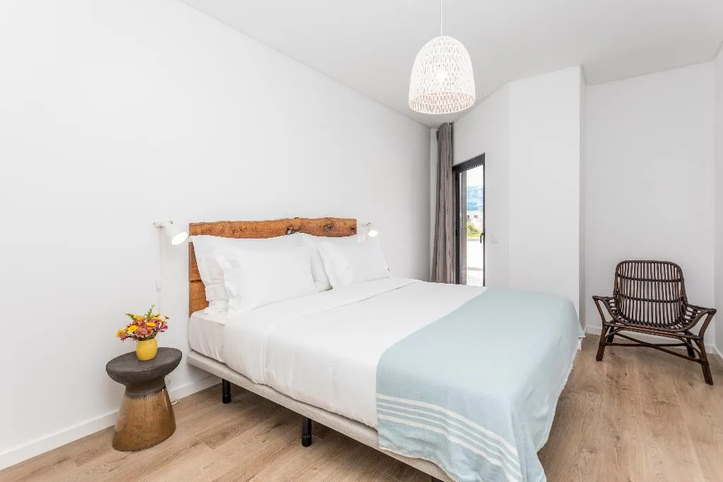 APARTMENT ONE BEDROOM Room, You and the sea, Lisbon