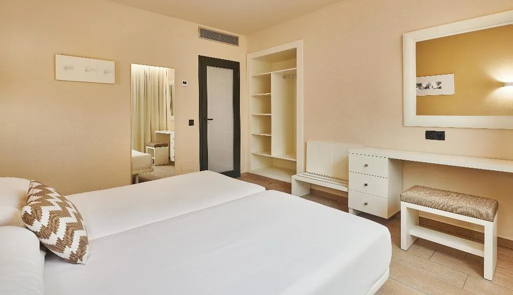 APARTMENT WITH BALCONY Room, Protur Badia Park Aparthotel, Majorca