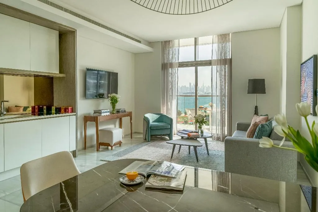 SUITE WITH KITCHENETTE WITH VIEWS Room, Th8 Palm Dubai Beach Resort Vignette Collection, Dubai