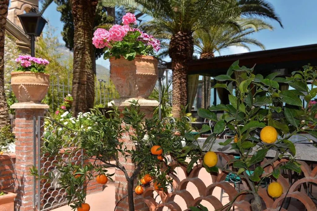 Terrace, La Pensione Svizzera, Taormina