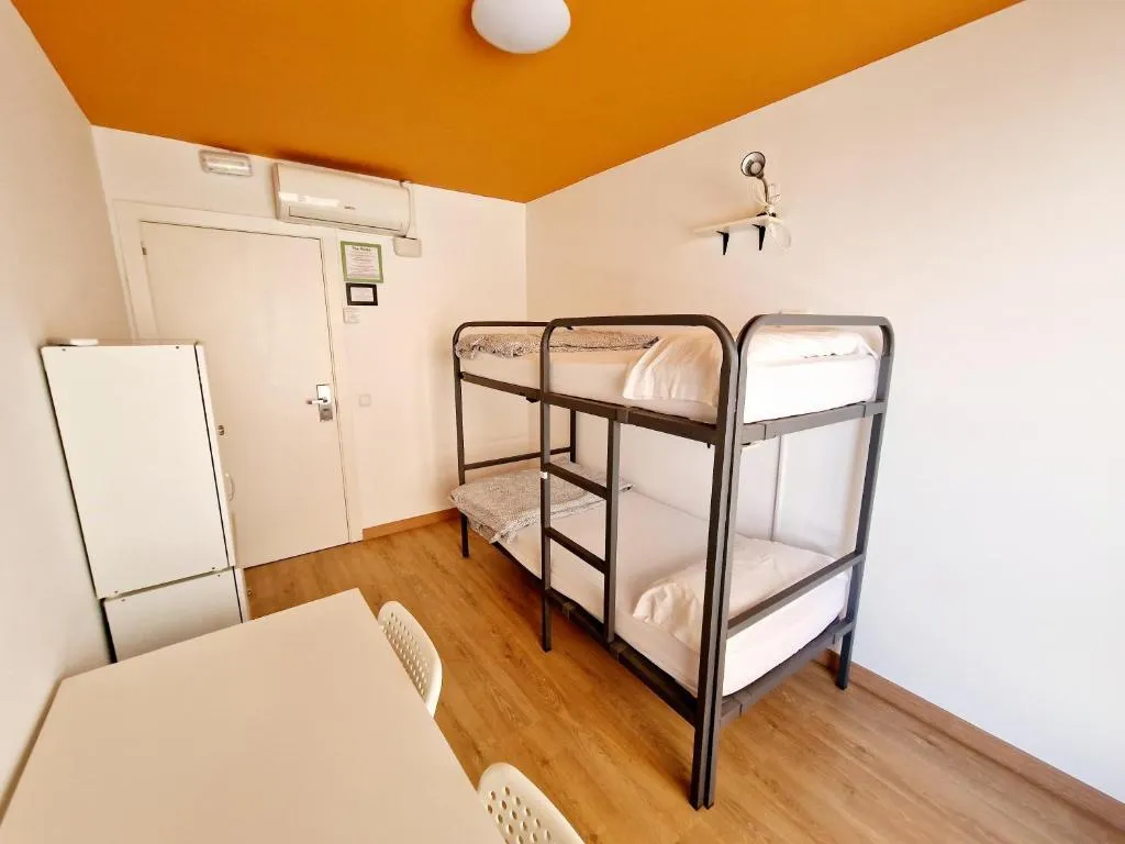 DOUBLE BASIC Room, Arc House Barcelona, Barcelona
