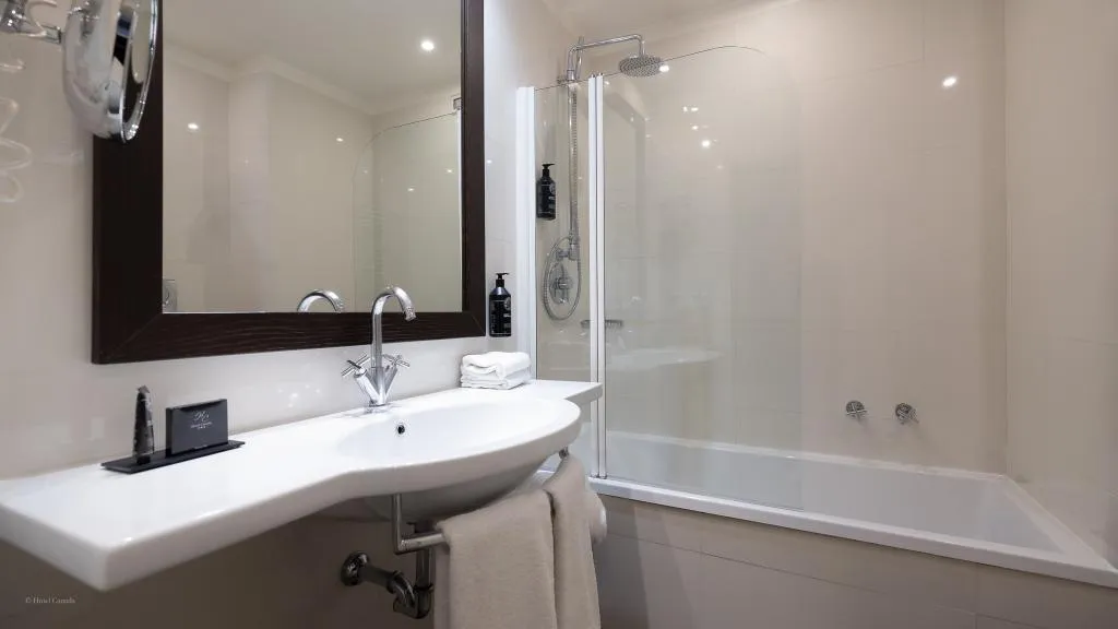TRIPLE DELUXE Room, Hotel Canada Urban Chic, Milan