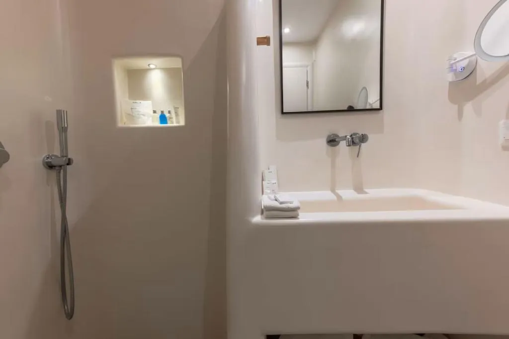 DOUBLE SEA VIEW Room, Radisson Blu Euphoria Resort, Mykonos