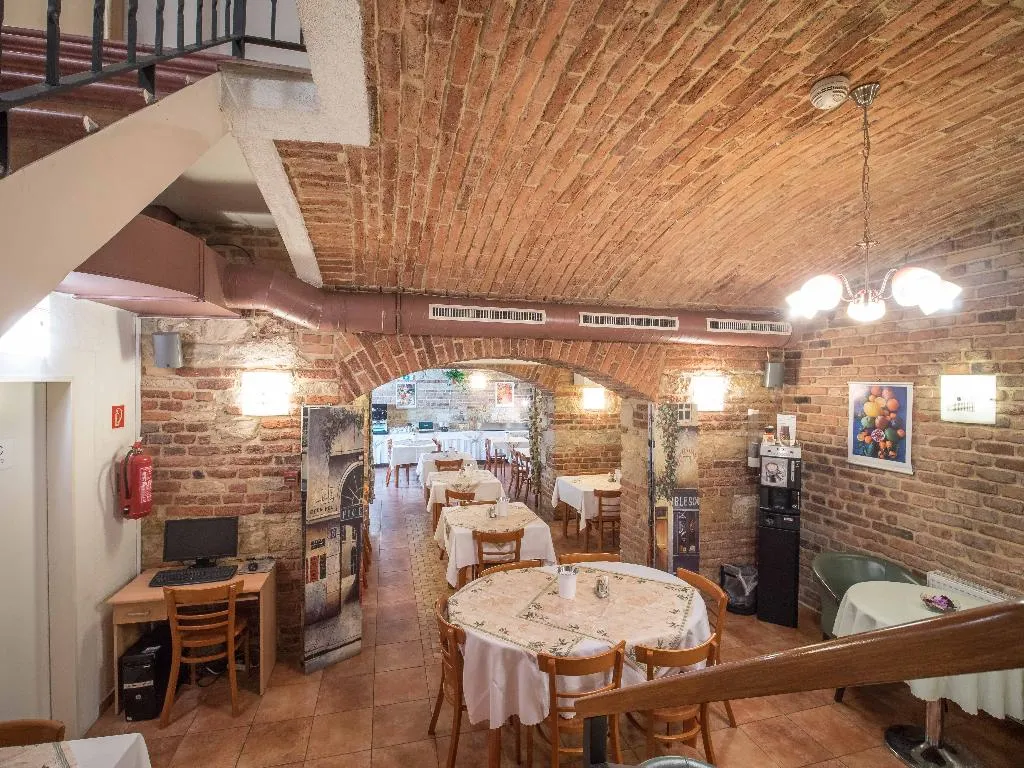 Restaurant, Alton Prague, Prague