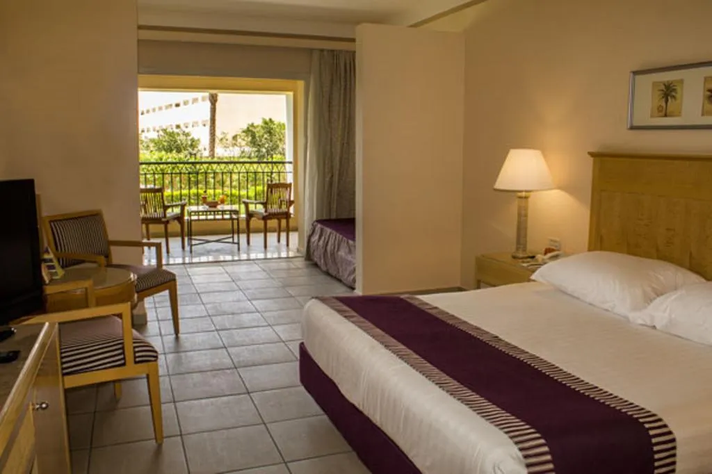 FAMILY ROOM SUPERIOR Room, JAZ Makadi Star & Spa, Red Sea Riviera