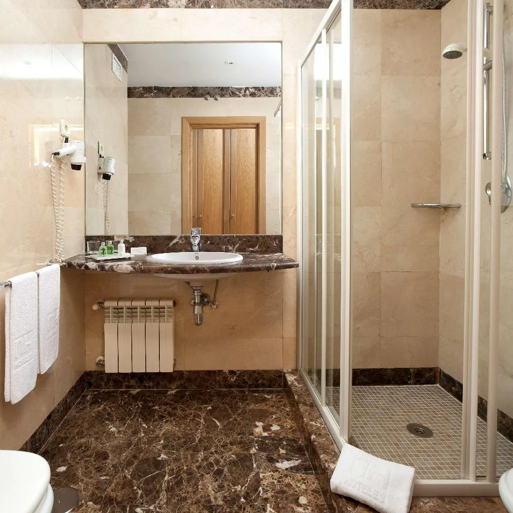 DOUBLE STANDARD Room, Crisol Leganés, Madrid