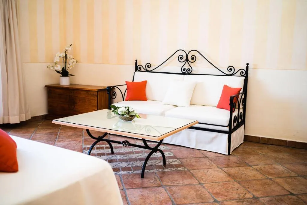 TRIPLE SUPERIOR Room, LH Pozzo Sacro, Olbia