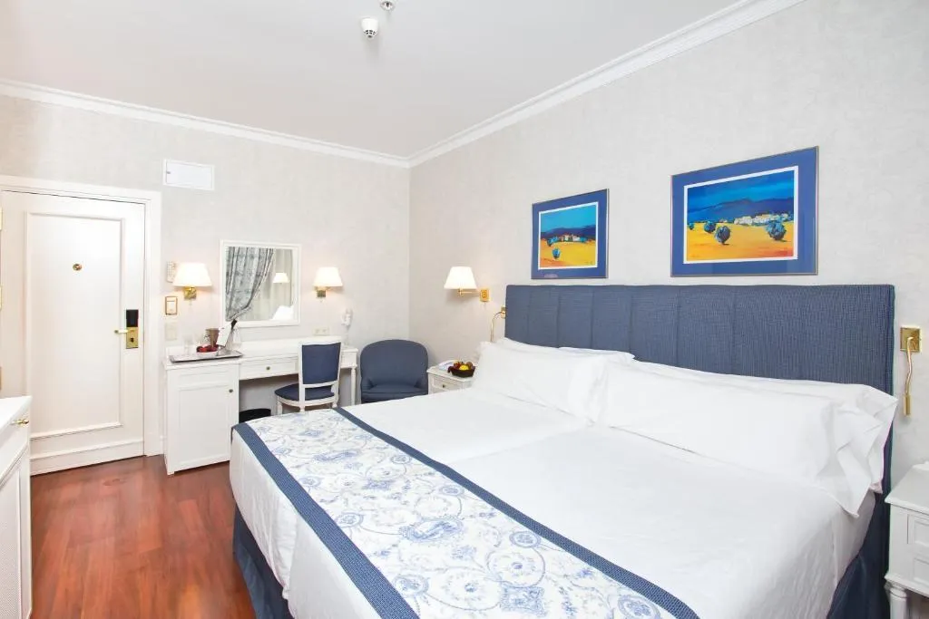 Double or Twin STANDARD Room, Hotel Atlantico, Madrid
