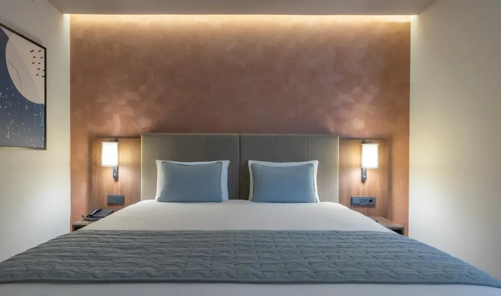 DOUBLE DELUXE QUEEN BED Room, Hotel Riu Plaza The Gresham Dublin, Dublin