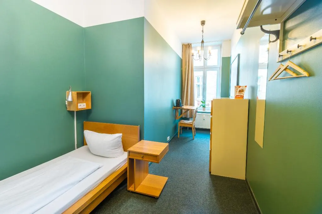 SINGLE ONE BED Room, St Christopher's Inn Berlin Alexanderplatz, Berlin