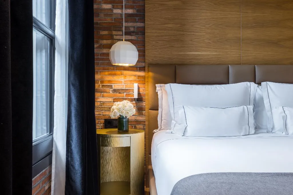 JUNIOR SUITE INNER-KING SIZE BED Room, Monument Hotel, Barcelona