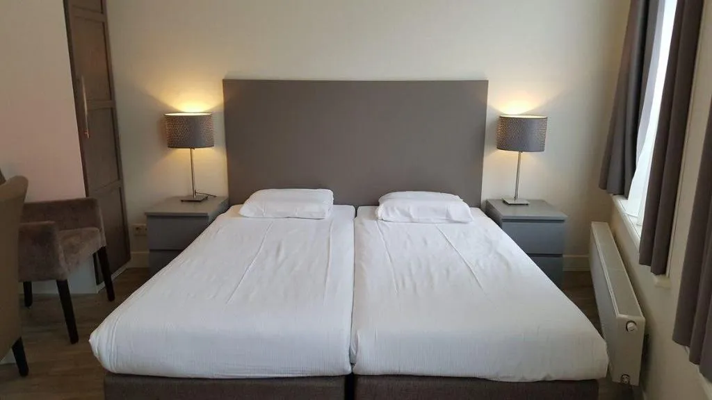 Room, Hotel Corner House, Amsterdam