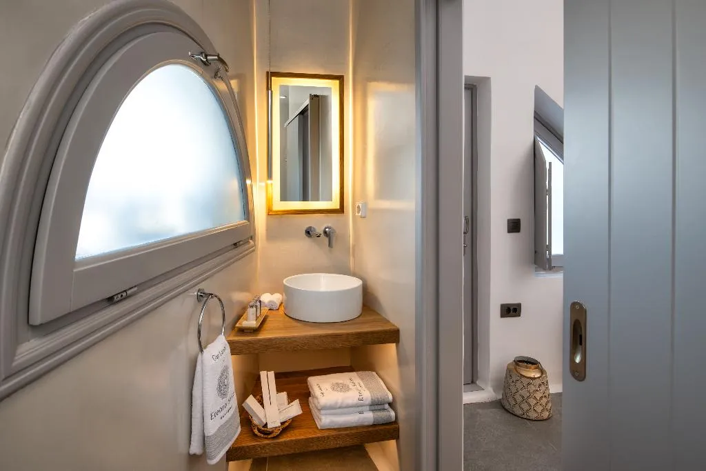 SUITE WITH PRIVATE POOL Room, Eteoro Suites, Santorini