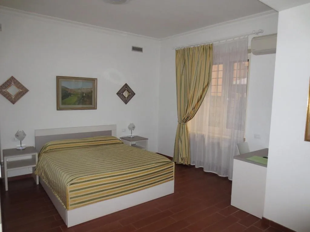 Room, B B Five Roma, Rome