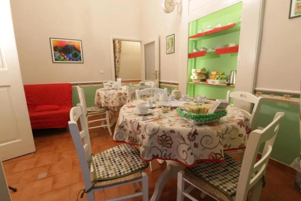 Room, B&B Speranzella, Naples