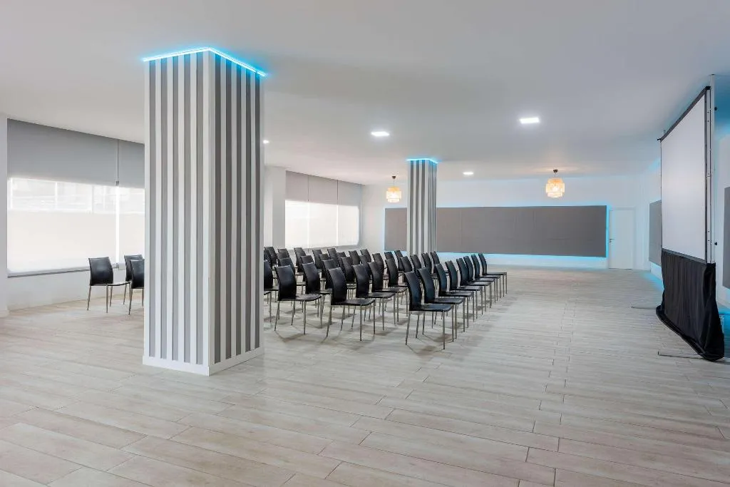 Conferences, Hotel Madrid Chamartín Affiliated by Meliá, Madrid