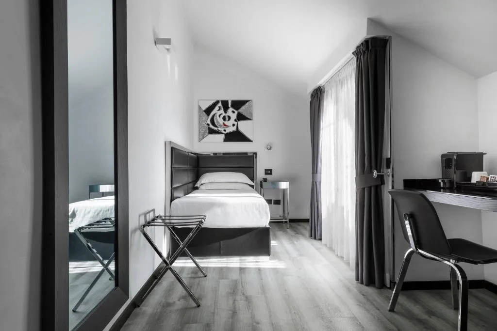 SINGLE CLASSIC Room, Lhp Napoleon, Milan
