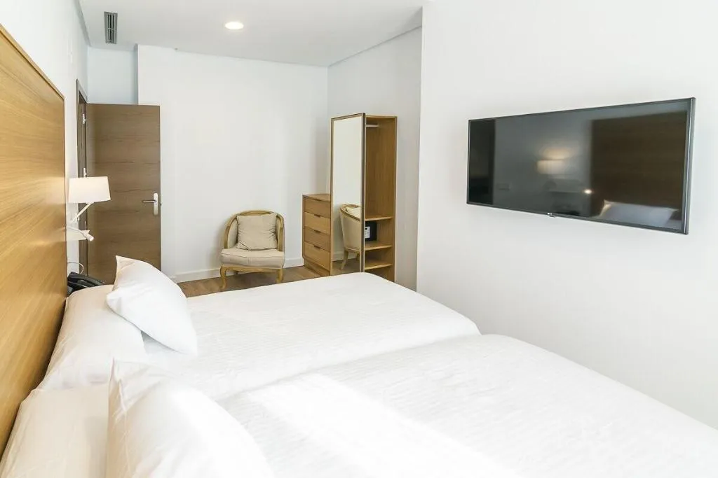Room, Aquitania Home Suites, Seville