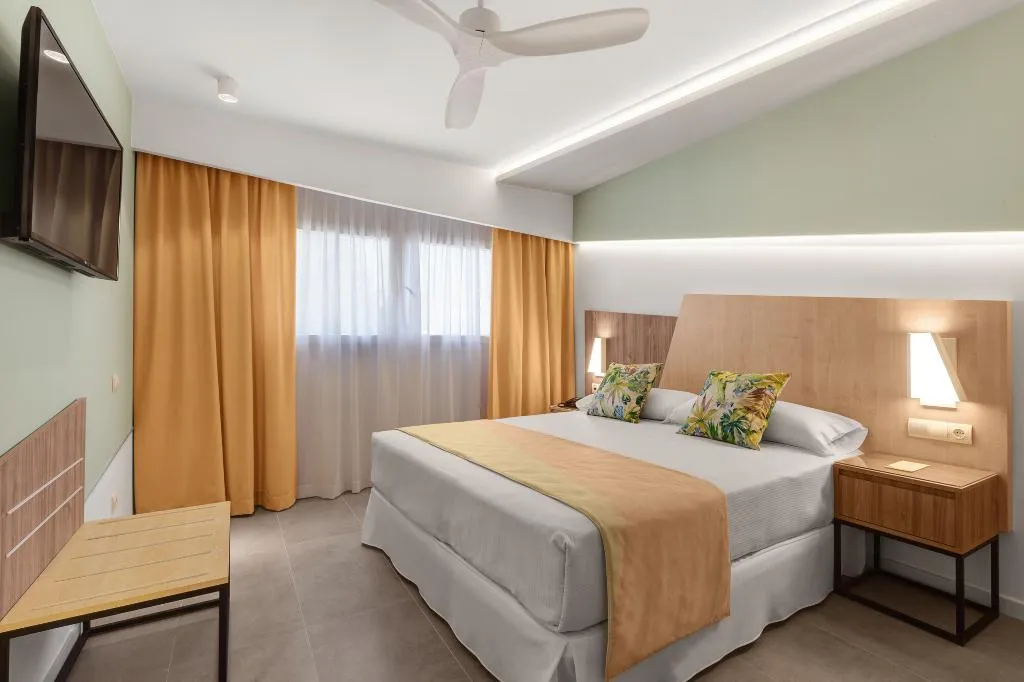 Double or Twin WITH BALCONY Room, Hotel Riu Playa Park - 0'0 All Inclusive, Majorca