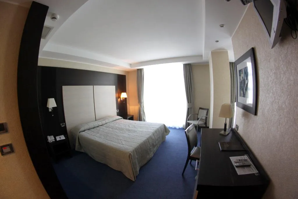 TRIPLE STANDARD Room, B&B HOTEL Napoli San Mauro, Naples