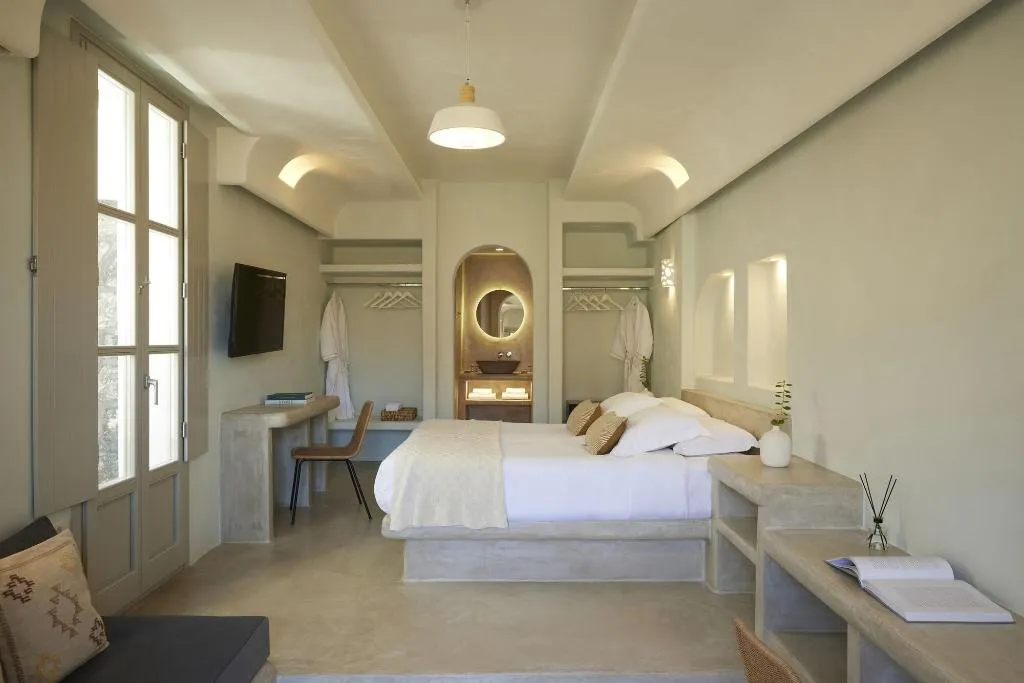 Room, Danae Suites, Santorini