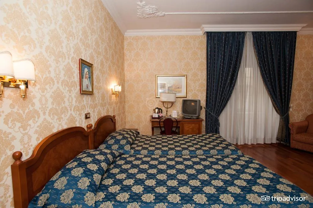 TRIPLE STANDARD Room, Pace Helvezia, Rome