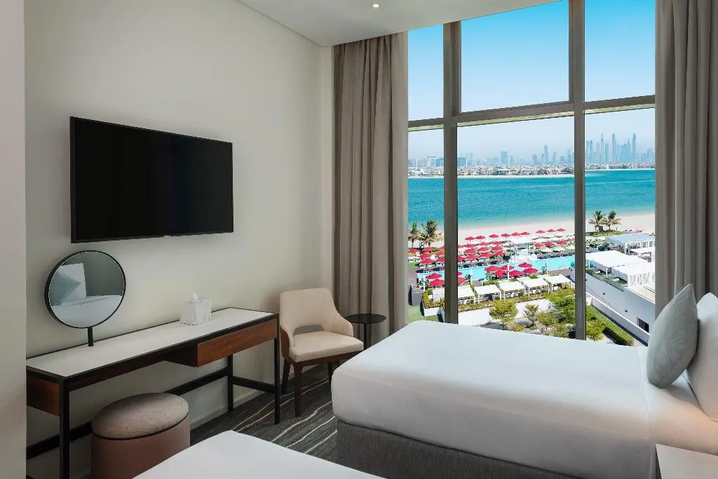 SUITE WITH VIEWS Room, Th8 Palm Dubai Beach Resort Vignette Collection, Dubai