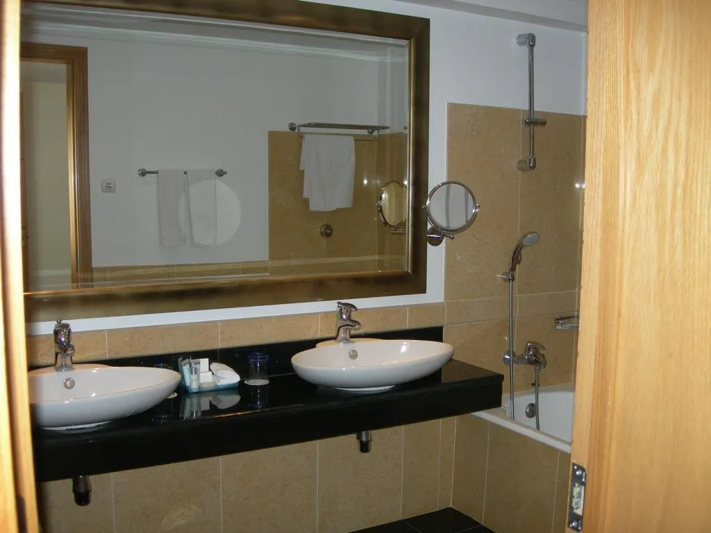 Double or Twin SIDE SEA VIEW Room, Pestana Grand Premium Ocean Resort, Madeira