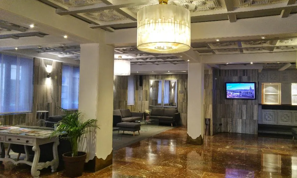 Lobby, Carlos V, Madrid