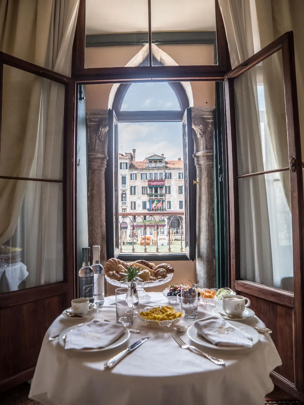 JUNIOR SUITE CANAL VIEW Room, Ego Boutique Hotel The Silk Road, Venice