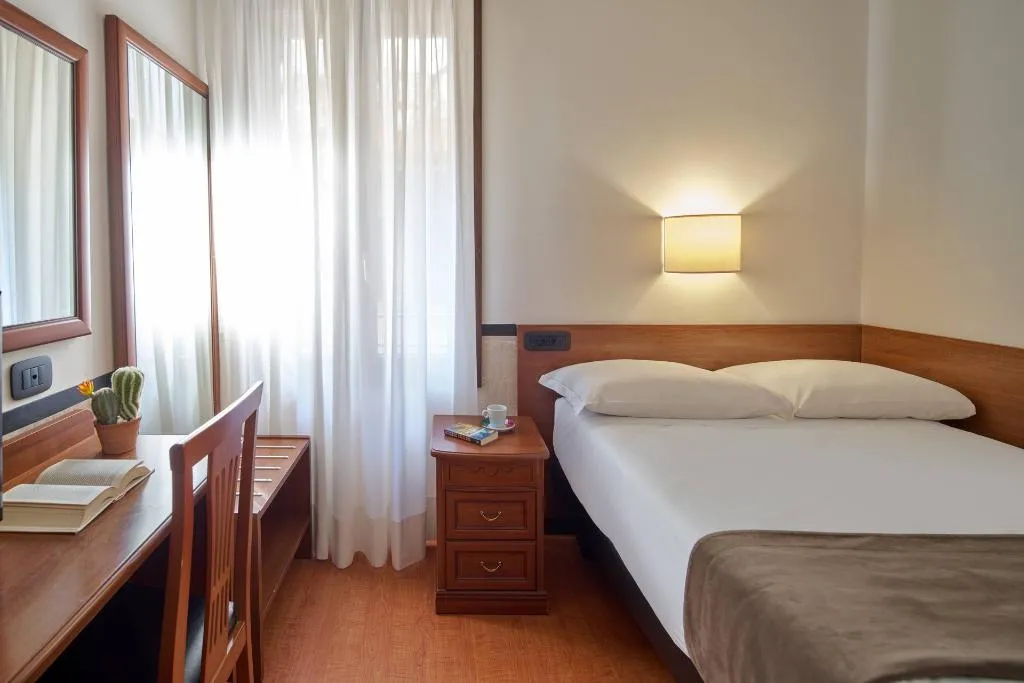 Double or Twin ECONOMY Room, UNA HOTELS Ala Venezia - Adults +16, Venice
