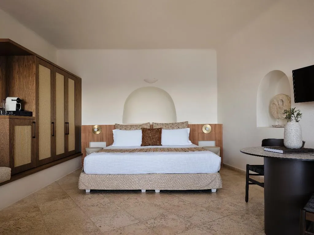 SUITE SEA VIEW HONEYMOON Room, San Antonio, Santorini